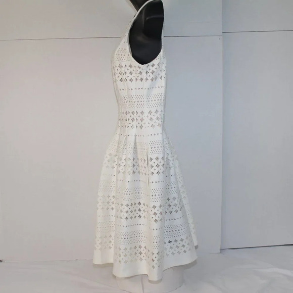 Eliza J - Picture 7 of 10